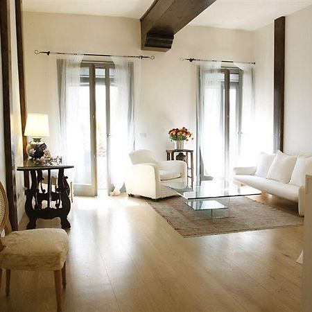 Milano Suites Esterno foto
