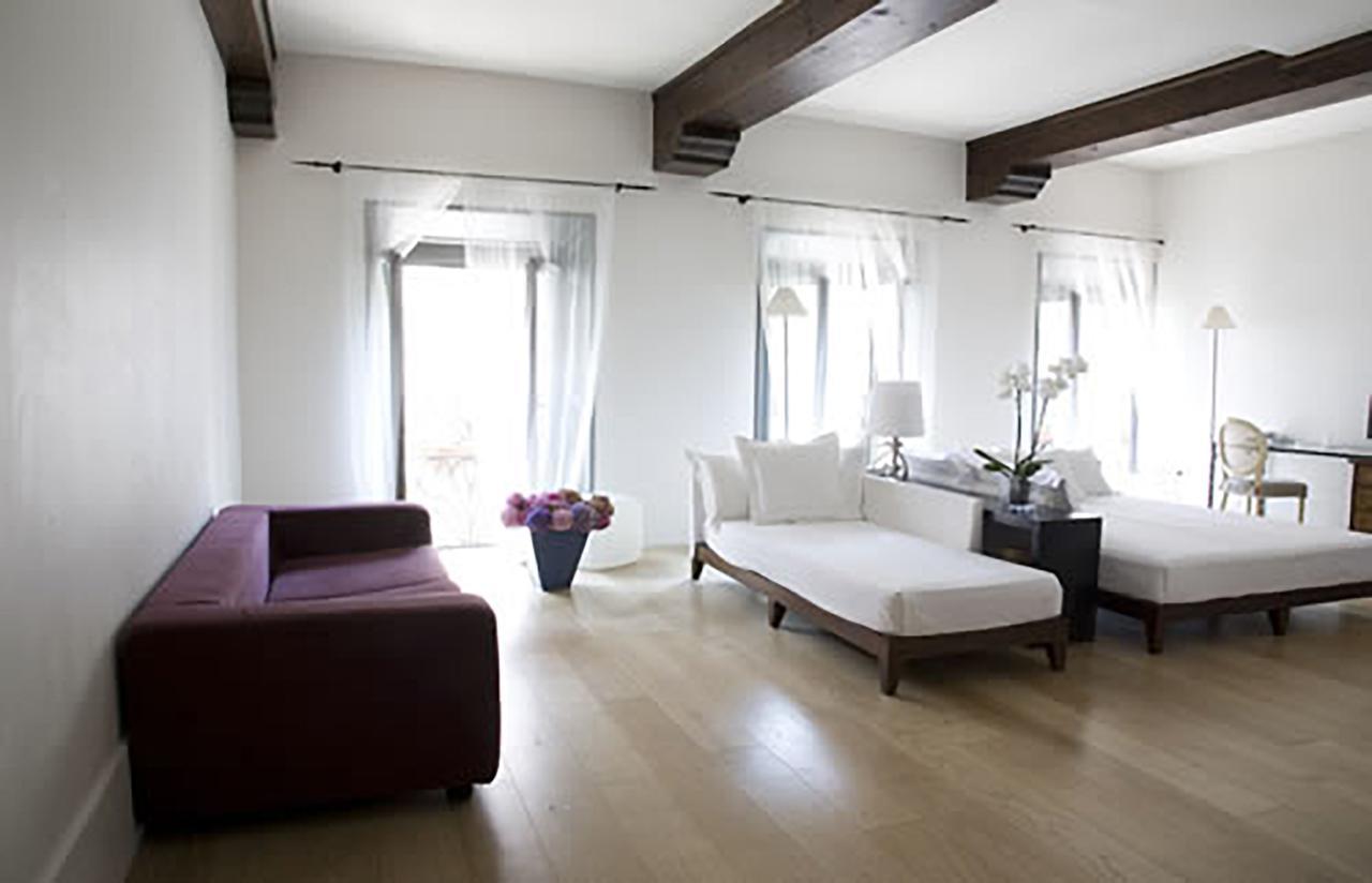 Milano Suites Esterno foto