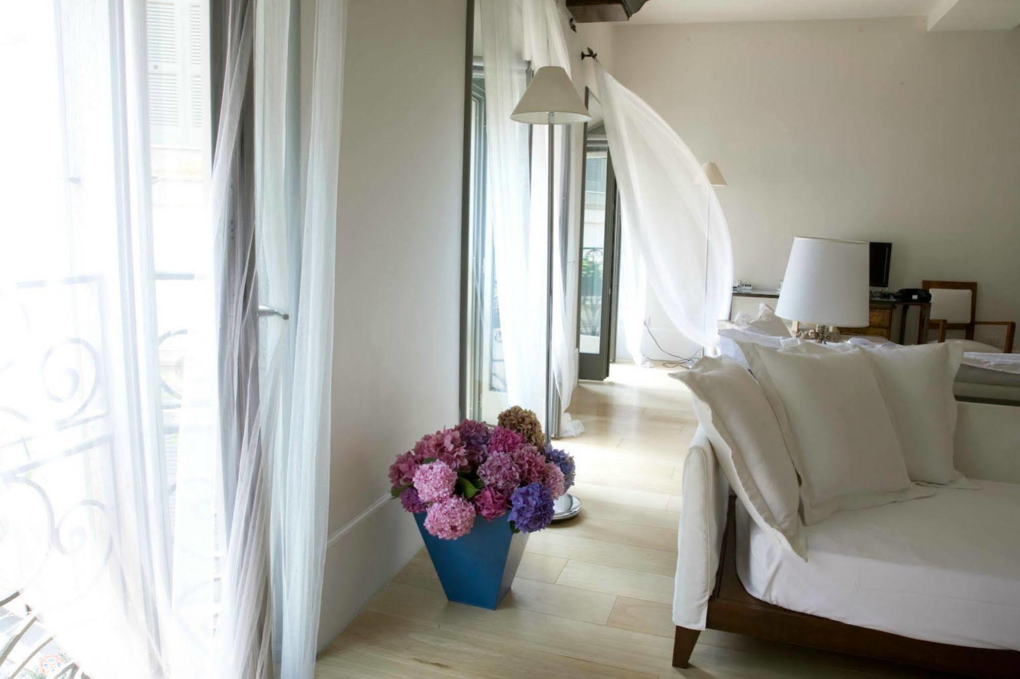 Milano Suites Esterno foto