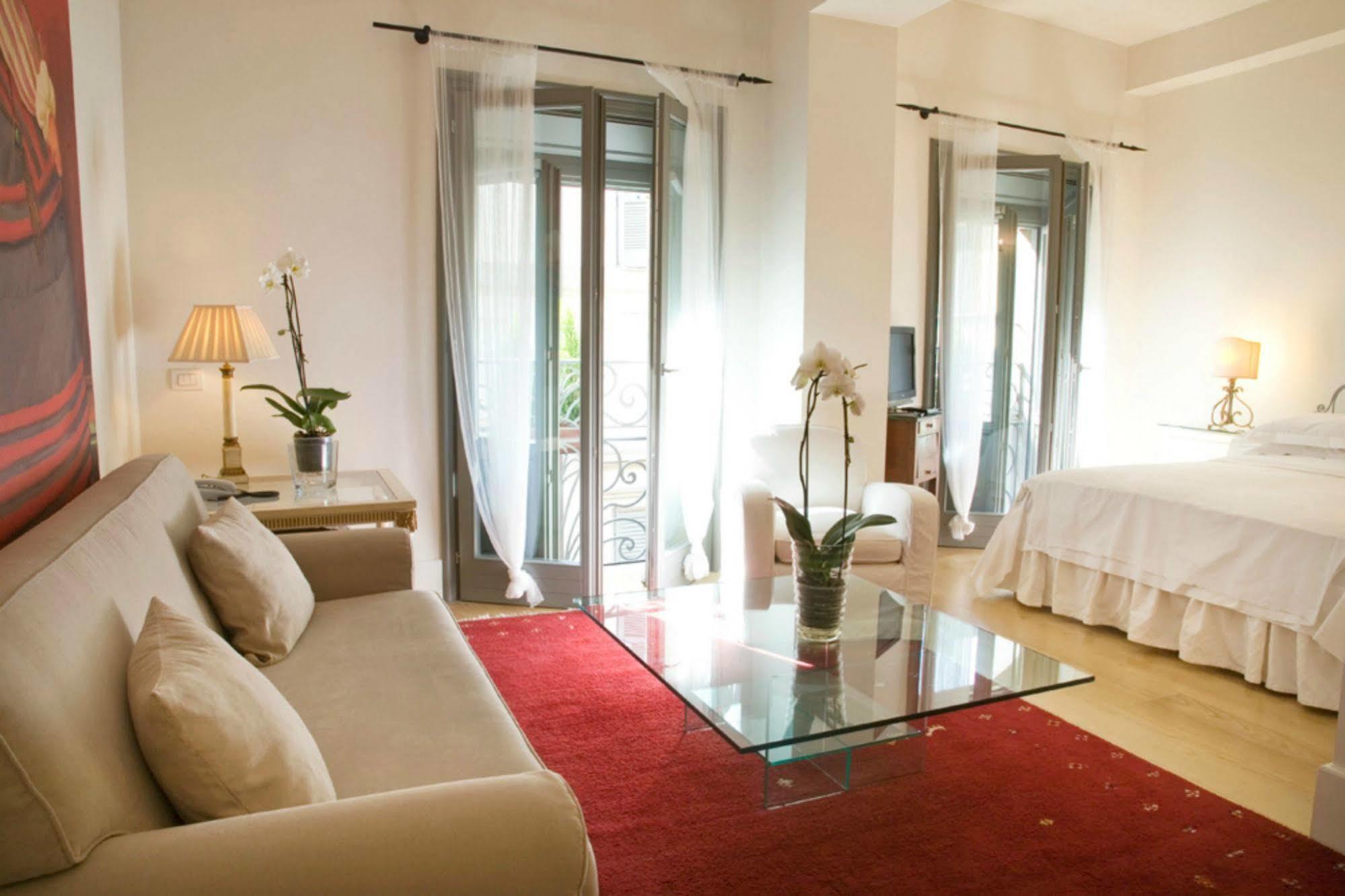 Milano Suites Esterno foto