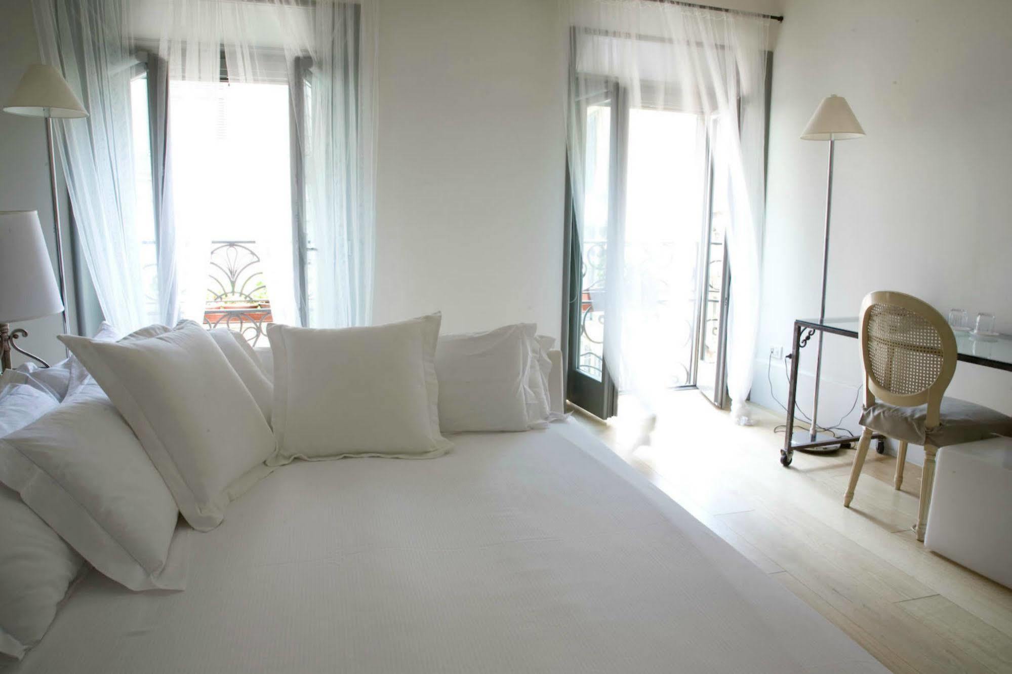Milano Suites Esterno foto